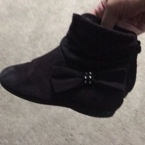 Girls black boots size 9t in good used condition
